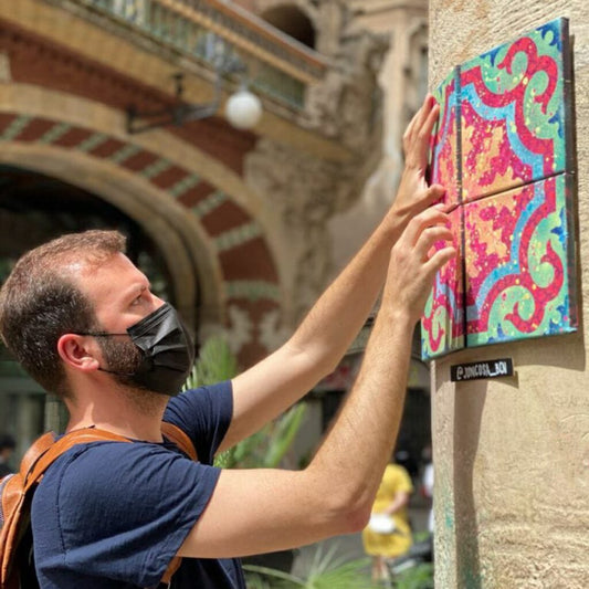 Júlia Julbe (Vilaweb): «Las baldosas hidráulicas de un joven catalán que han dado la vuelta al mundo»